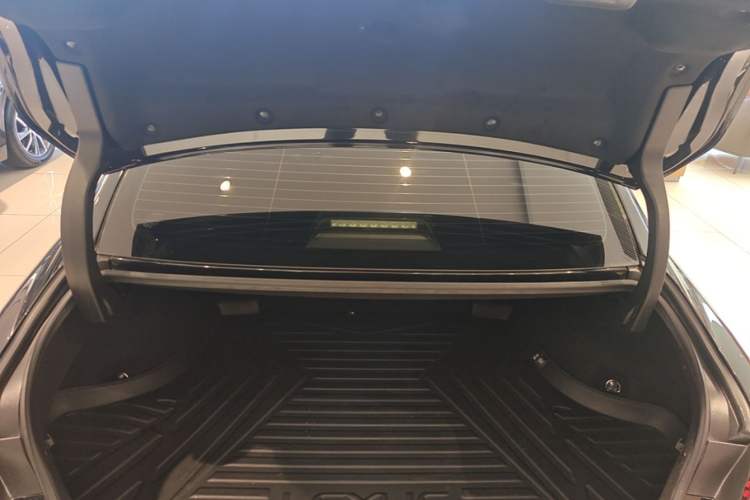 Used Lexus ES 2021 200 Excellence Edition Trunk