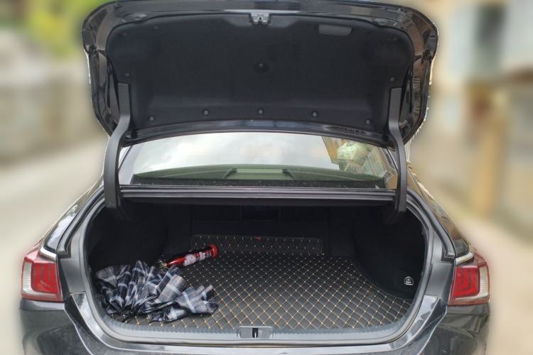 Used Lexus ES 2021 300h Excellence Edition Trunk