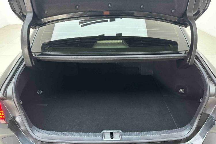 Used Lexus ES 2021 200 Excellence Edition Trunk