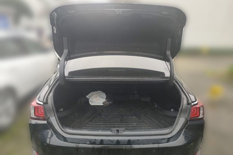 Used Lexus ES 2021 300h Excellence Edition Trunk