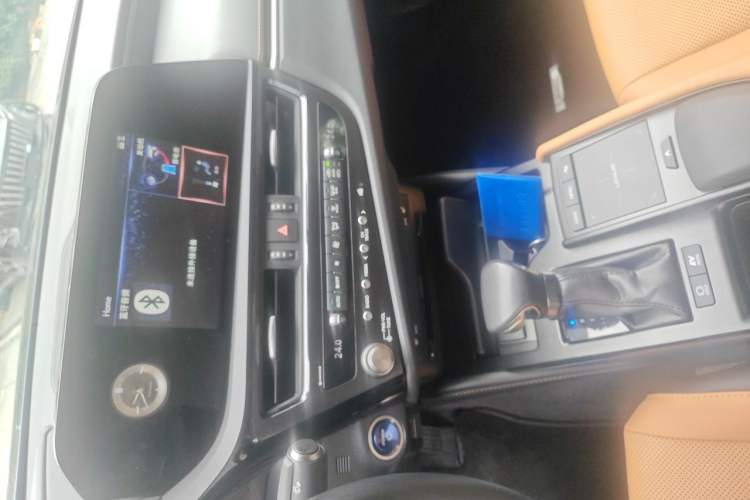 Used Lexus ES 2021 300h Excellence Edition Audio And AC Panel