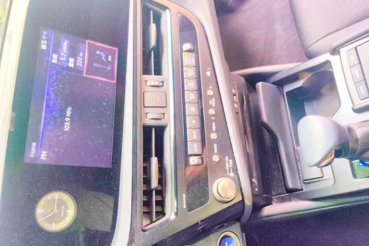 Used Lexus ES 2021 300h Deluxe Edition Audio And AC Panel