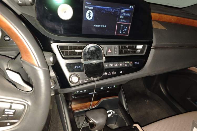 Used Lexus ES 2021 200 Luxury Edition Audio And AC Panel