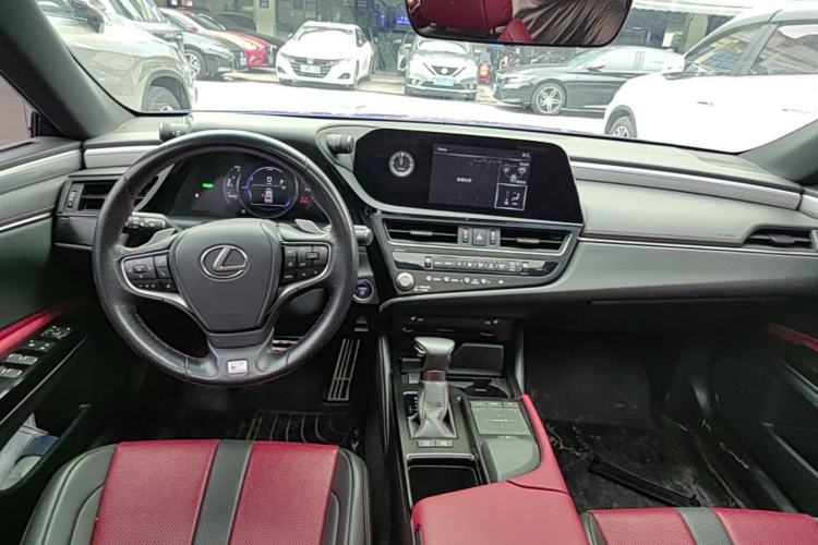 Used Lexus ES 2021 300h F SPORT Center Console