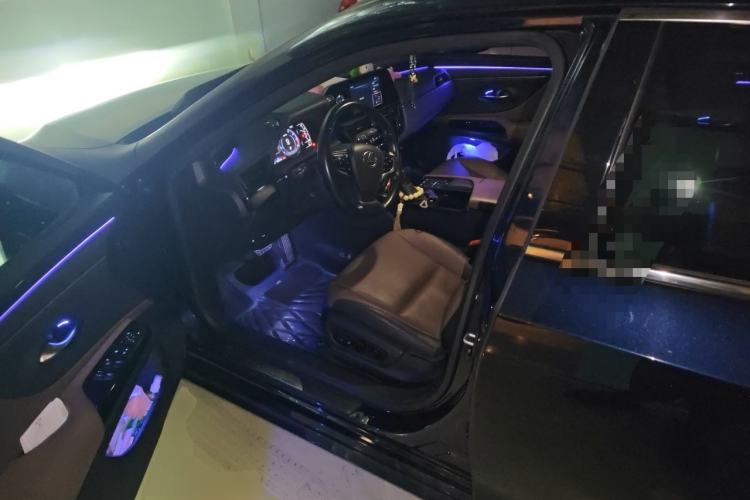 Used Lexus ES 2021 200 Excellence Edition Driver Seat