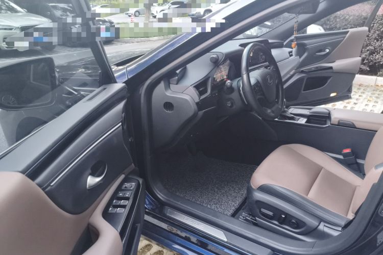 Used Lexus ES 2021 260 Excellence Edition Driver Seat
