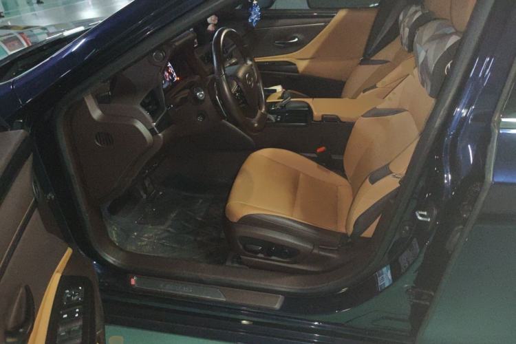 Used Lexus ES 2021 200 Excellence Edition Driver Seat