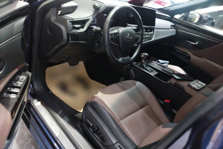 Used Lexus ES 2021 200 Excellence Edition Driver Seat