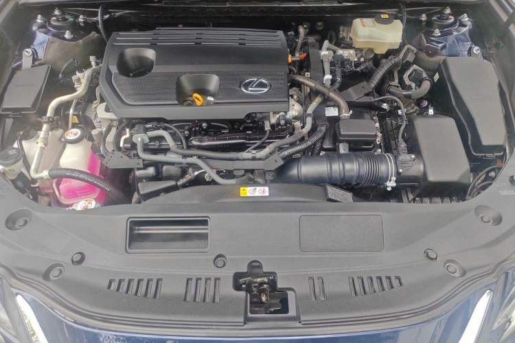 Used Lexus ES 2021 300h Excellence Edition Engine Bay