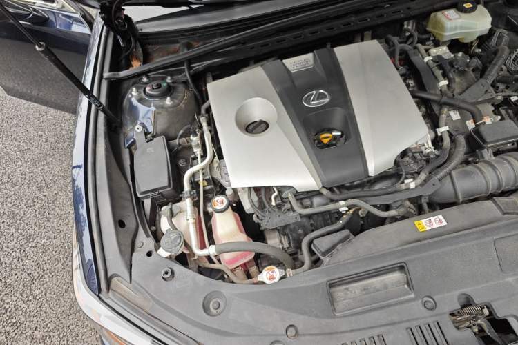Used Lexus ES 2021 300h Deluxe Edition Engine Bay Right