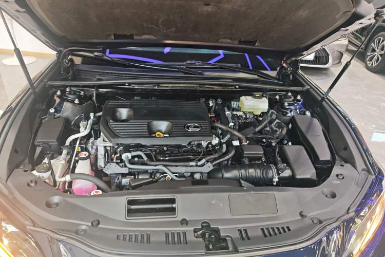 Used Lexus ES 2021 300h Deluxe Edition Engine Bay