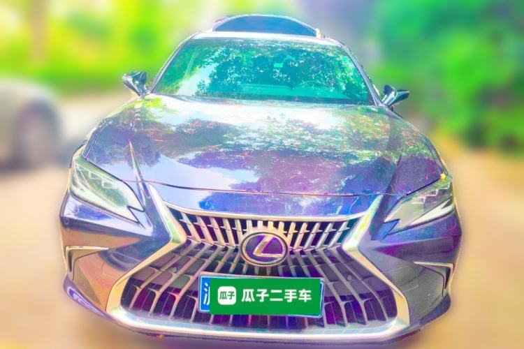 Used Lexus ES 2021 300h Deluxe Edition Front