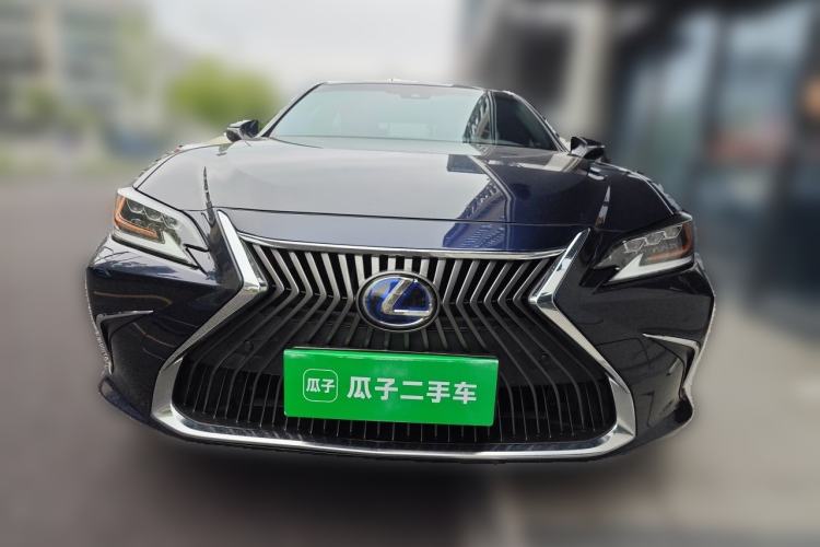 Used Lexus ES 2021 300h Deluxe Edition Front
