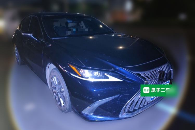 Used Lexus ES 2021 200 Excellence Edition Front Right 45 Deg