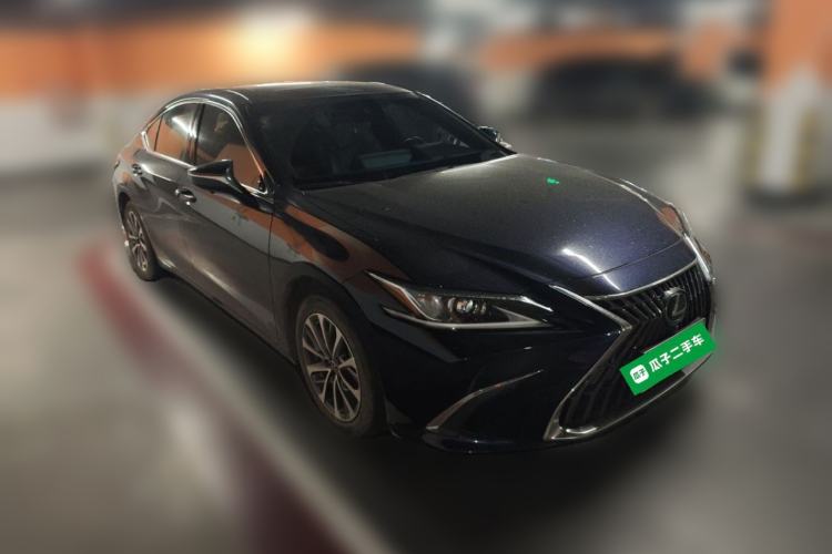 Used Lexus ES 2021 200 Luxury Edition Front Right 45 Deg