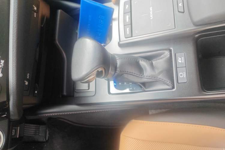 Used Lexus ES 2021 300h Excellence Edition Gear Lever