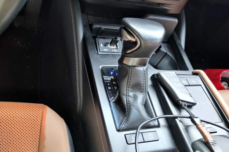 Used Lexus ES 2021 200 Excellence Edition Gear Lever