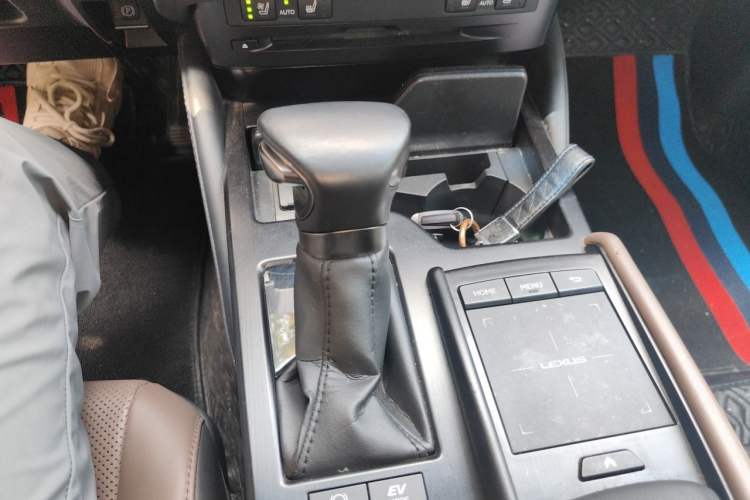 Used Lexus ES 2021 300h Deluxe Edition Gear Lever