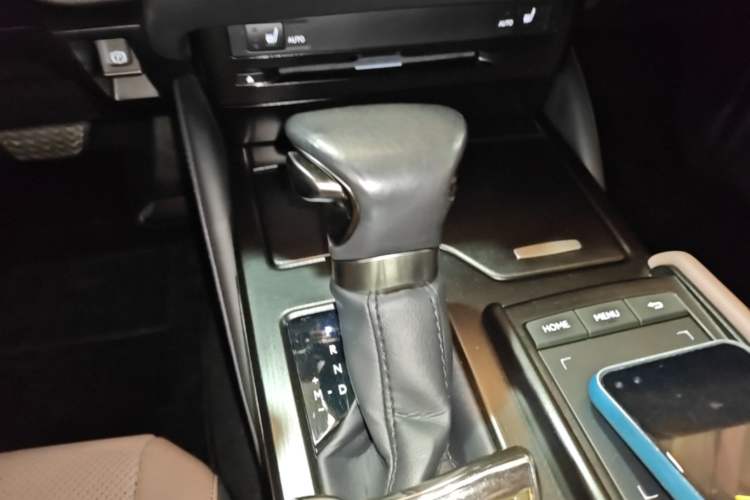 Used Lexus ES 2021 200 Excellence Edition Gear Lever