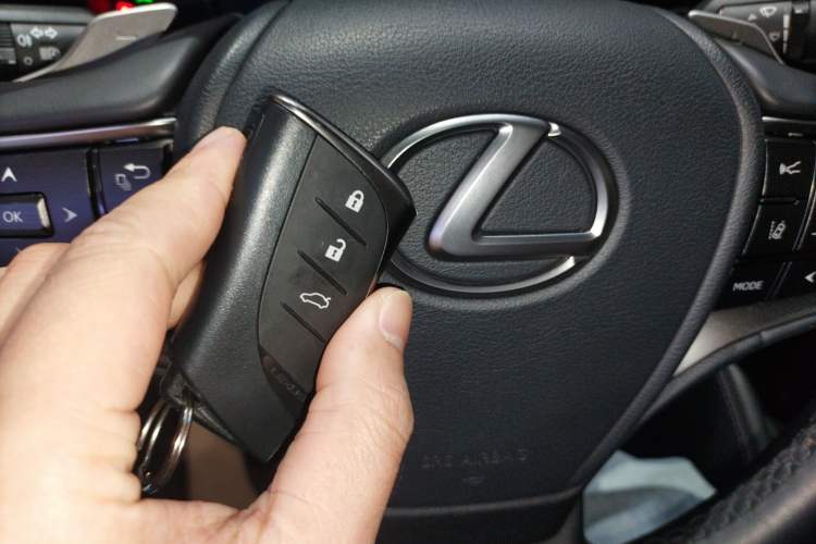 Used Lexus ES 2021 200 Excellence Edition Interior 1