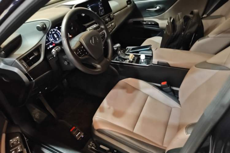 Used Lexus ES 2021 200 Excellence Edition Left Front Seat