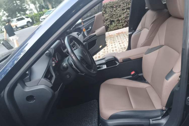 Used Lexus ES 2021 260 Excellence Edition Left Front Seat