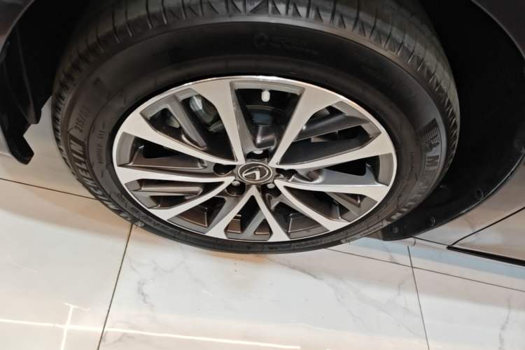Used Lexus ES 2021 200 Excellence Edition Left Front Wheel Hub
