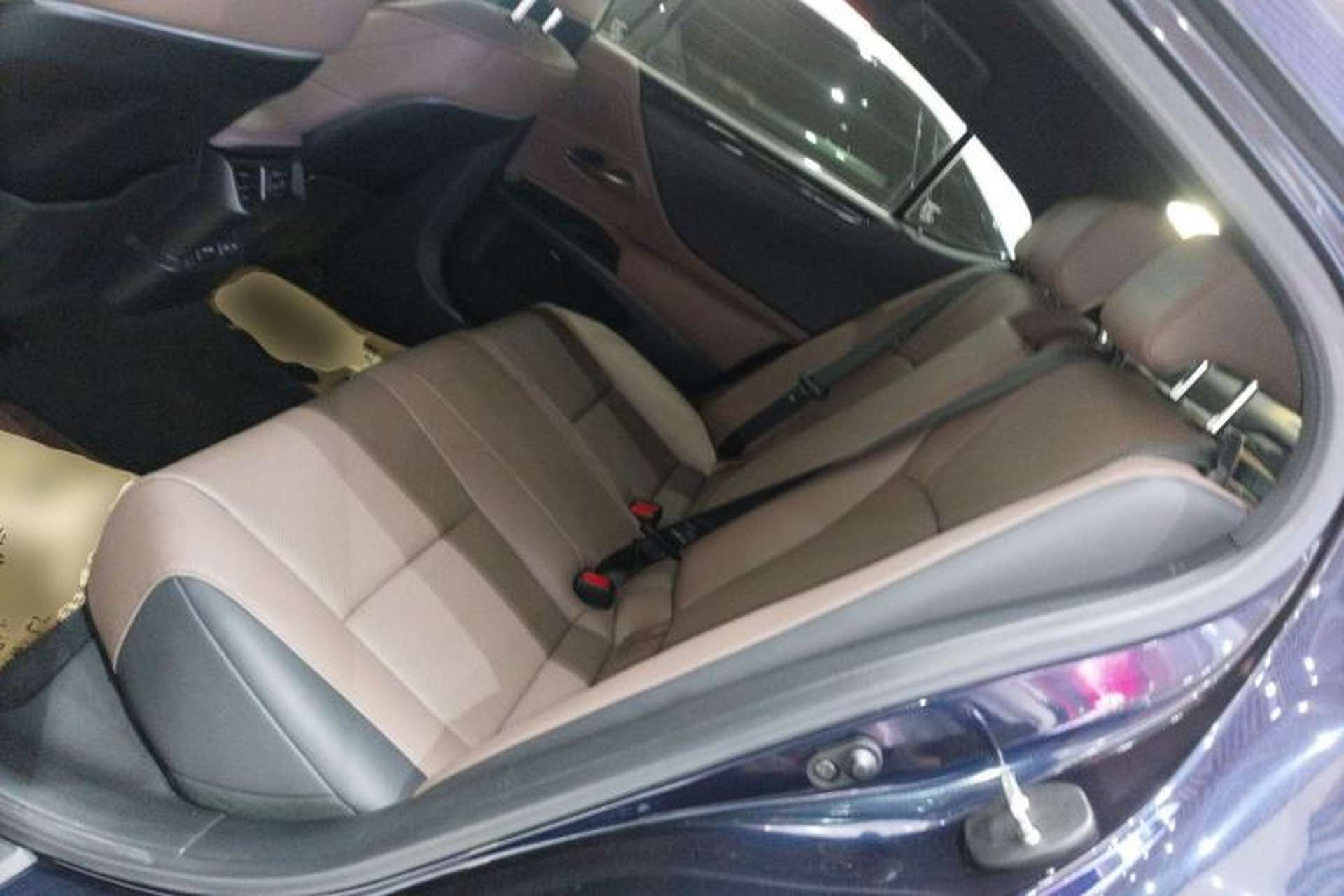 Used Lexus ES 2021 200 Excellence Edition Left Rear Seat