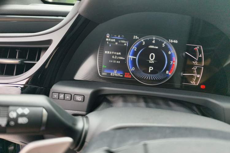Used Lexus ES 2021 200 Excellence Edition Odometer Close Up