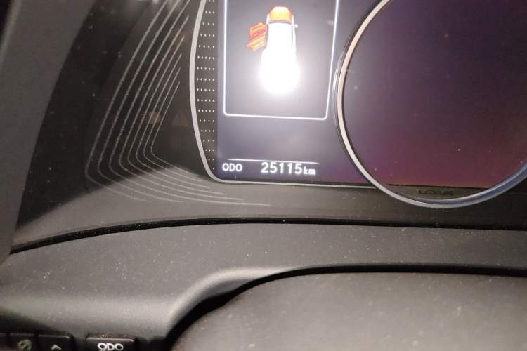 Used Lexus ES 2021 260 Excellence Edition Odometer Close Up