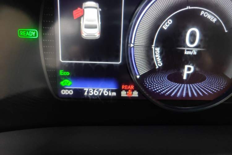 Used Lexus ES 2021 300h Deluxe Edition Odometer Close Up