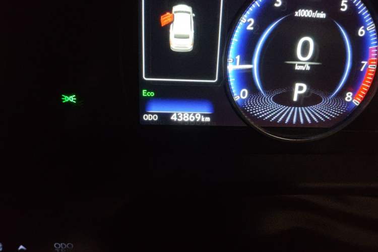 Used Lexus ES 2021 200 Excellence Edition Odometer Close Up