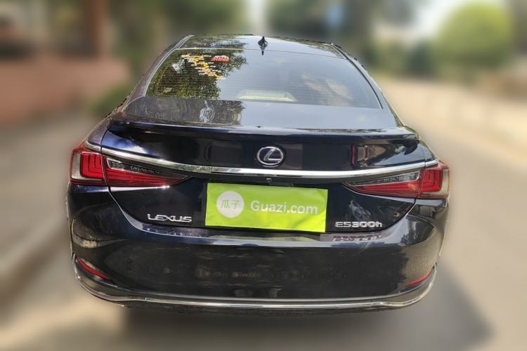 Used Lexus ES 2021 300h Deluxe Edition Rear