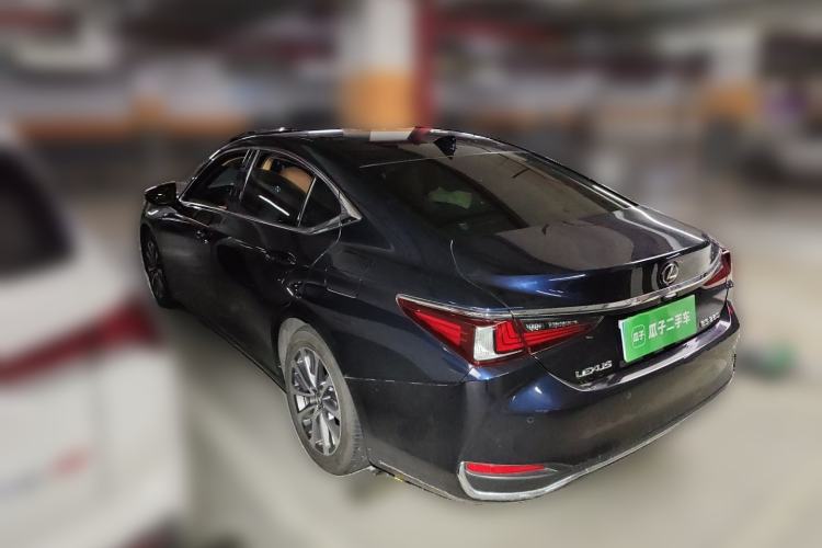Used Lexus ES 2021 260 Excellence Edition Rear Left 45 Deg