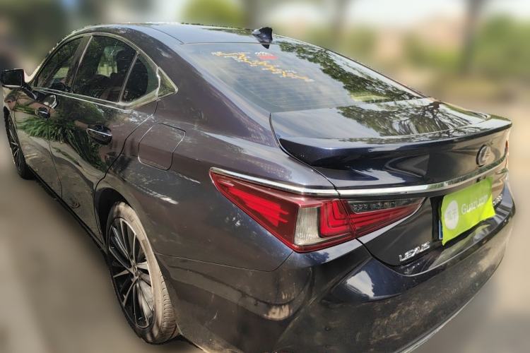 Used Lexus ES 2021 300h Deluxe Edition Rear Left 45 Deg