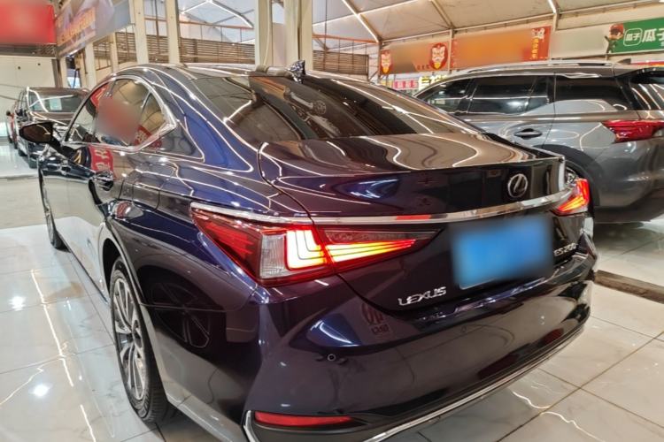 Used Lexus ES 2021 200 Excellence Edition Rear Left 45 Deg