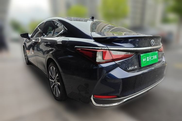 Used Lexus ES 2021 300h Deluxe Edition Rear Left 45 Deg