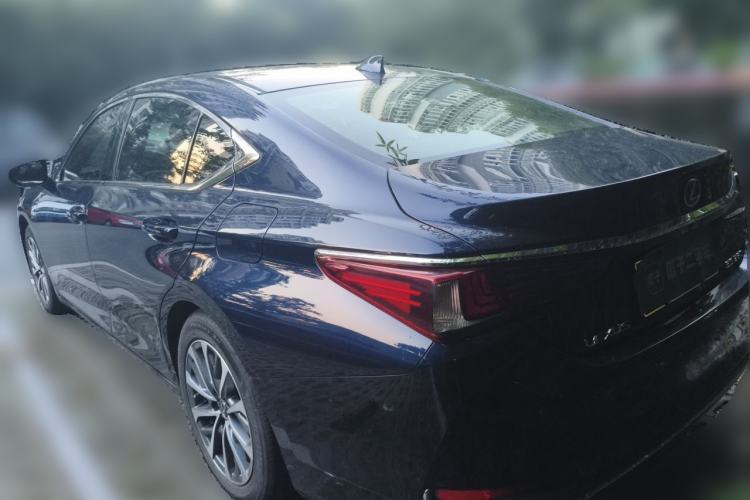 Used Lexus ES 2021 260 Excellence Edition Rear Left 45 Deg