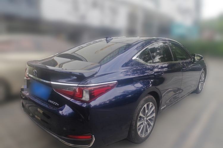 Used Lexus ES 2021 300h Excellence Edition Rear Right 45 Deg