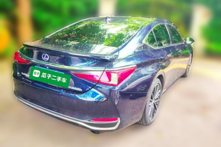 Used Lexus ES 2021 300h Deluxe Edition Rear Right 45 Deg