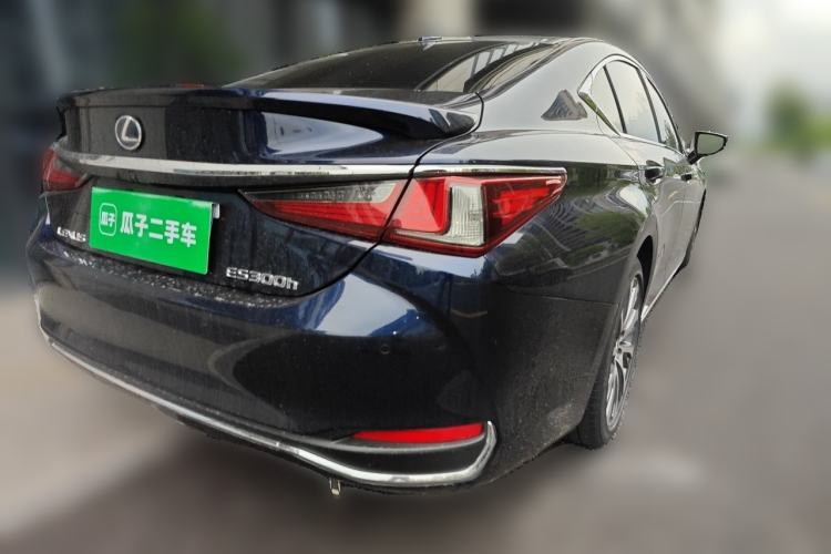 Used Lexus ES 2021 300h Deluxe Edition Rear Right 45 Deg