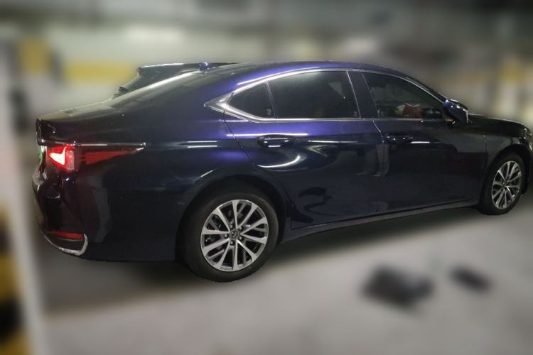 Used Lexus ES 2021 200 Excellence Edition Rear Right 45 Deg