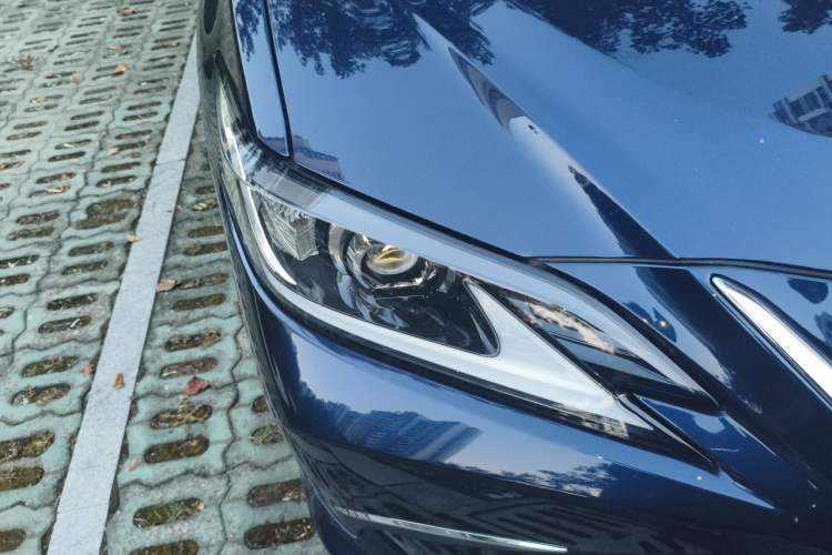Used Lexus ES 2021 260 Excellence Edition Right Front Headlight