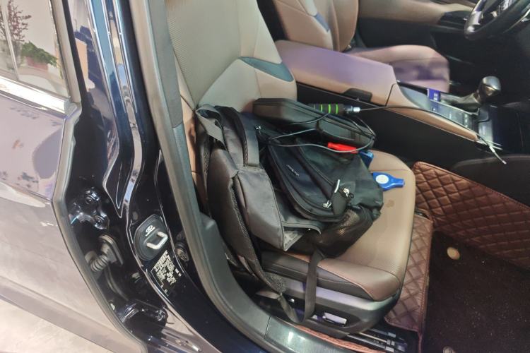 Used Lexus ES 2021 300h Deluxe Edition Right Front Seat