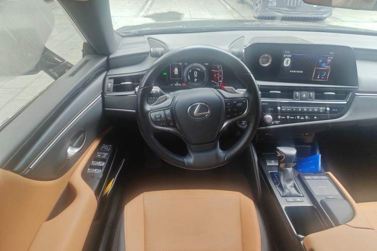 Used Lexus ES 2021 300h Excellence Edition Steering Wheel
