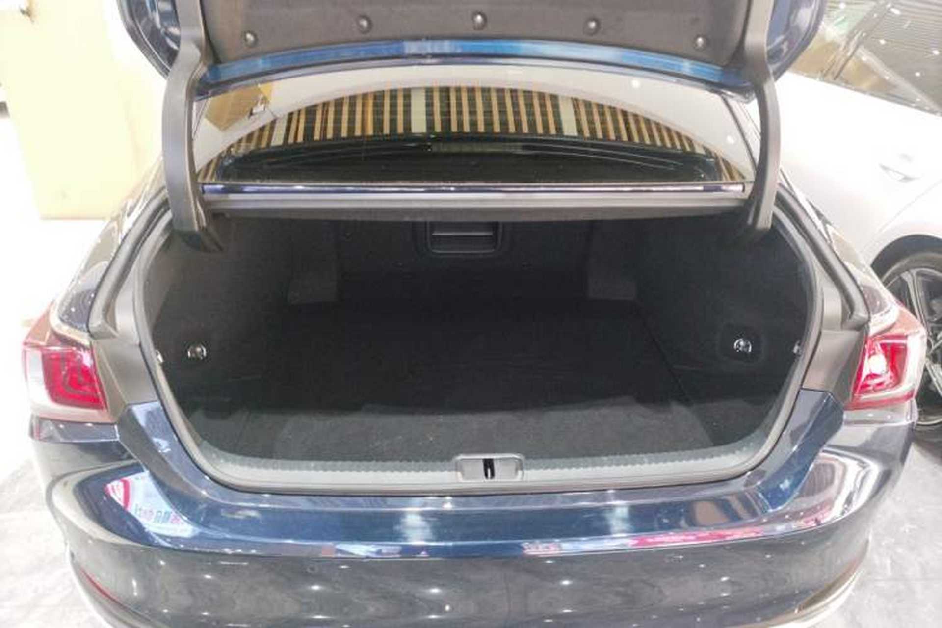 Used Lexus ES 2021 200 Excellence Edition Trunk