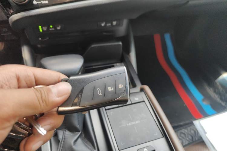 Used Lexus ES 2021 300h Deluxe Edition Vehicle Key