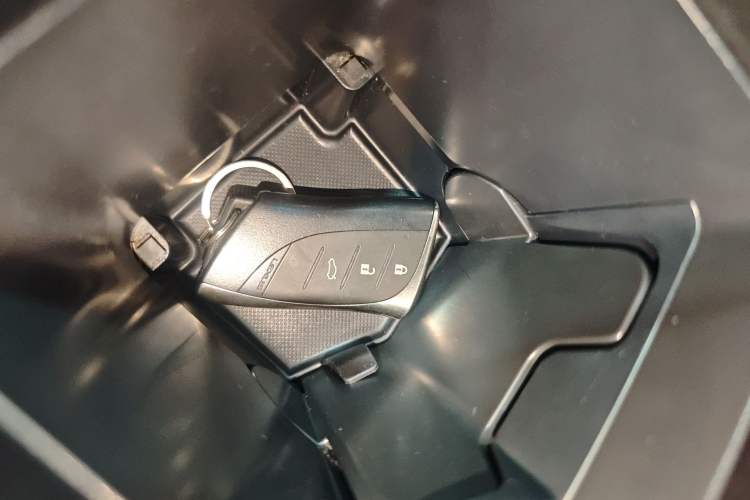 Used Lexus ES 2021 300h Deluxe Edition Vehicle Key
