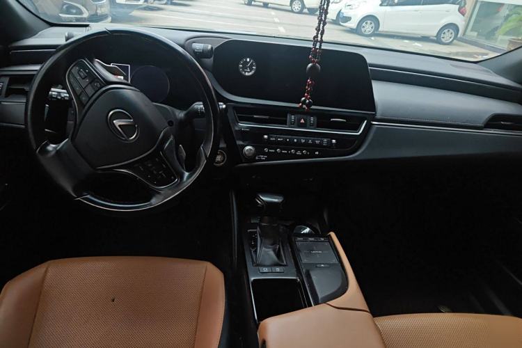 Used Lexus ES 2021 200 Excellence Edition Audio And AC Panel