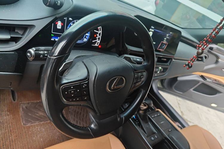 Used Lexus ES 2021 200 Excellence Edition Interior 4